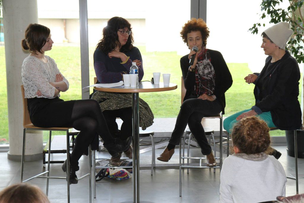 Avec les auteurs